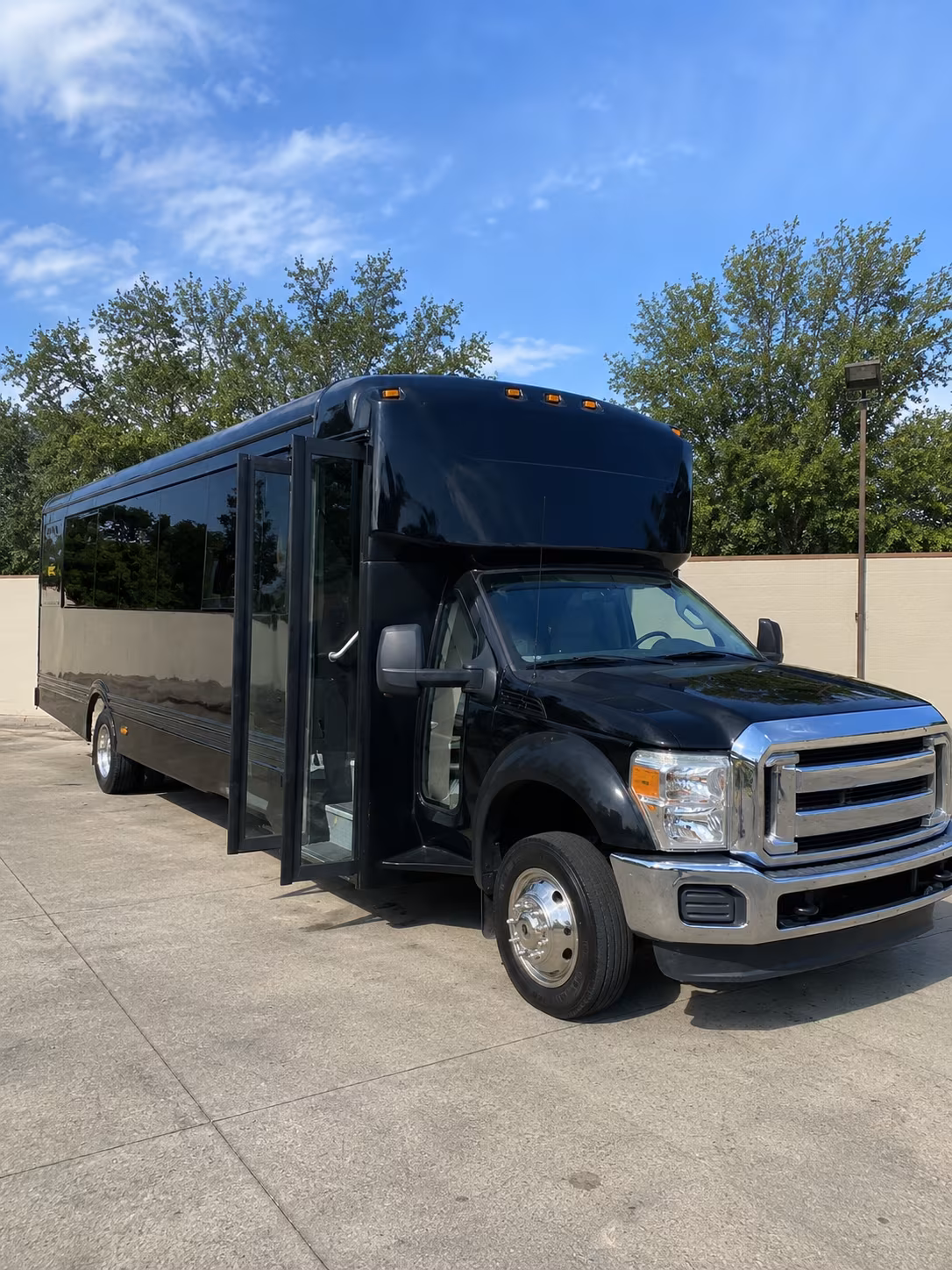 altoona 20 passenger party bus