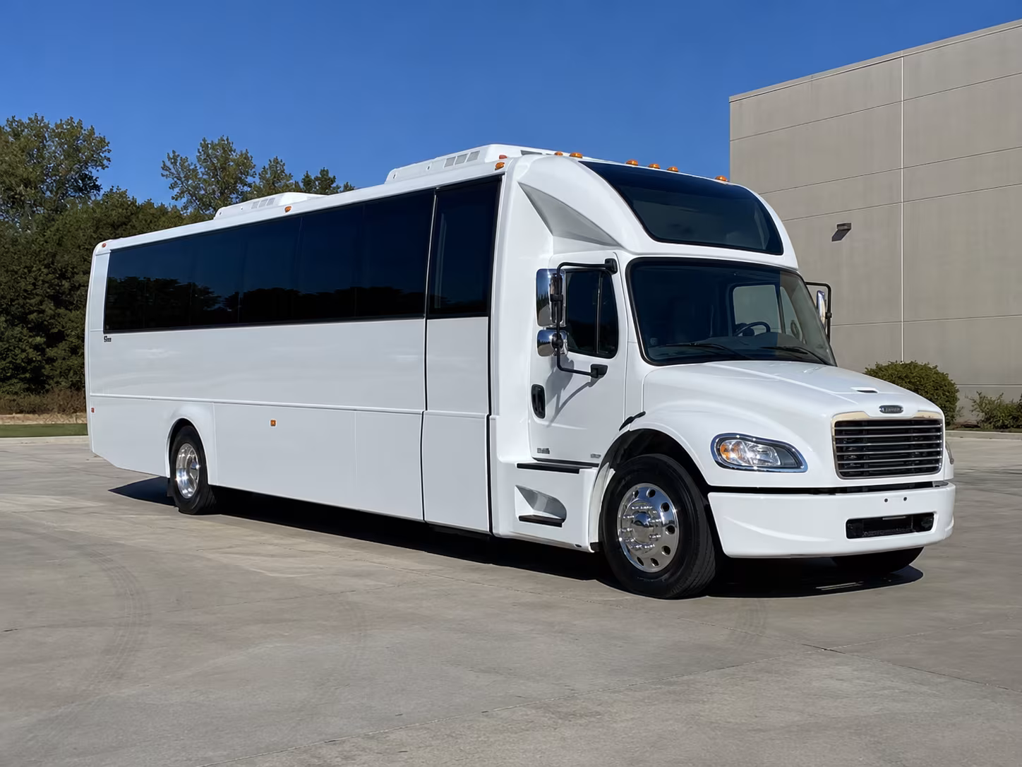 altoona 28 passenger party bus